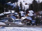 17  Schweizer Haeuser im Skigebiet von Hoch - Ybrig